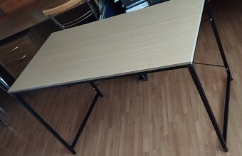 Predam stoly 10€/kus - 2