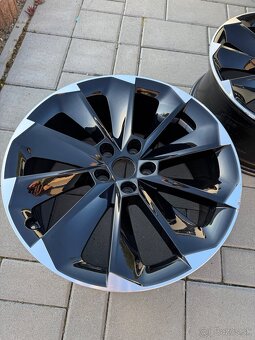 Supernova R19 2ks Škoda Superb - 2