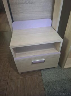Postele,stolik,skrinka - 2