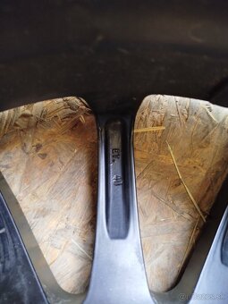 Golf 5100 R17 - 2