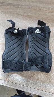 Chrániče na futbal - 2