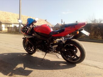 YAMAHA R1 - 2