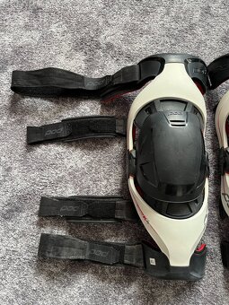 Kolenní ortézy na motorku POD K4 - 2