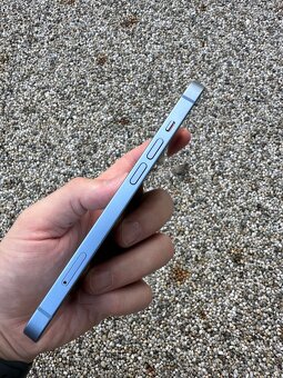 iPhone 14 - baterie 100% - 2