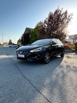 Predam Hyundai i30 play ,1.5 Mpi , 81kw, 6/2023 - 2