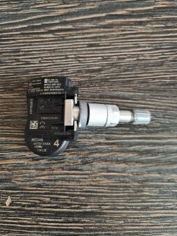 Snímače tlaku/RDKS/4xsada na NISSAN - 2