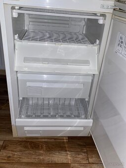 Chladnička s mrazničkou - 2