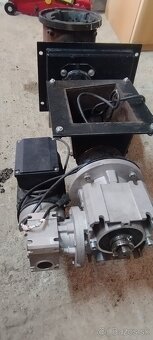 Podávač + zásobník - 2