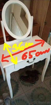 Kozmetický make up stolík - 2