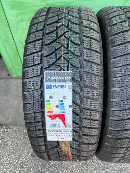 Zimné pneumatiky dunlop 255/45R20 - 2