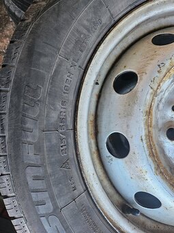 Predám celoročne pneumatiky 215/65R16 C - 2
