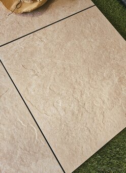 2 cm dlažba protišmyk aj na terče 60x60, sivá,vzor pieskovec - 2