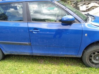 Skoda Fabia 2 dvere práva strana predné zadne - 2