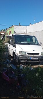Predám Ford transit 2.2 dizel rozpredám na náhradné diely - 2