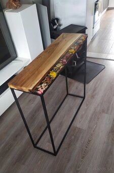 Epoxidovy konzolovy stolik - 2