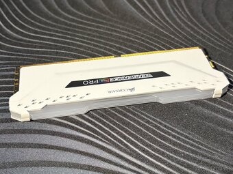 CORSAIR VENGEANCE - 2