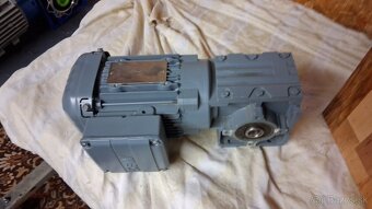 Elektromotor s prevodovkou  SEW - 2