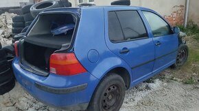 Volkswagen Golf 4 1.6i - 2