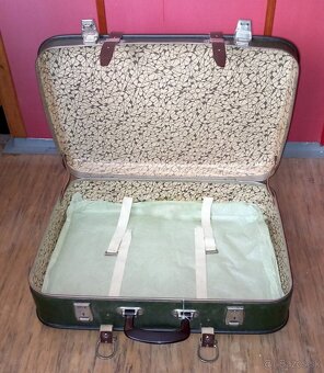 Starožitný  kufor - 2