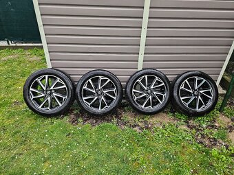Elektróny + pneu Toyota Yaris 195/55 R16V - 2