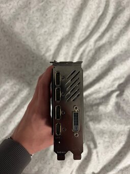 Gigabyte GTX 1070 - 2