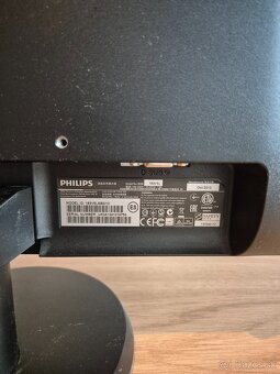 Predám málo používaný LCD monitor Philips 193V5L - 2