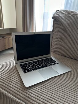 Predám MacBook Air 2017 - 2