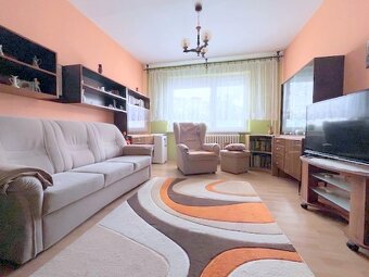 VEĽKÝ 4- IZBOVÝ BYT PRIAMO V CENTRE MESTA - 2