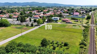 Stavebný pozemok / 956m2 / Výčapy-Opatovce - 2