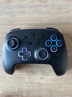 Nintendo Switch controller - 2