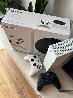 Xbox series S 512gb + 2x ovladač - 2