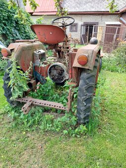 Traktor RS09 - 2