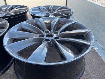 Predam alu disky 21 z Tesly - 2