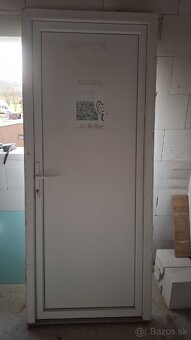 Predam plastove vchodove dvere - 2