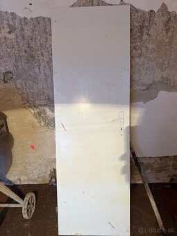 Darujem tri kusy dverí - 2