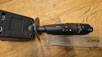 Citroen Saxo - páčka smeroviek, svetiel... - 2