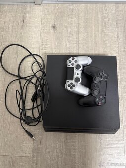 Playstation 4 PRO - 2
