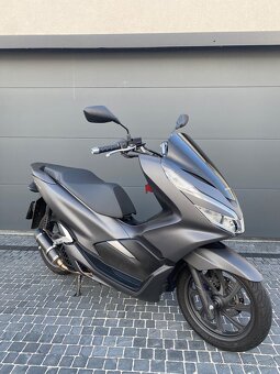 HONDA PCX 125 - najeto 734 km - 2