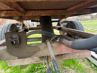 Dvojkolesná vyklápacia vlečka - 2