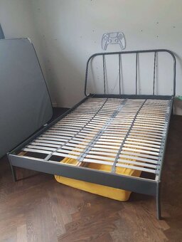 Kovová posteľ - 2