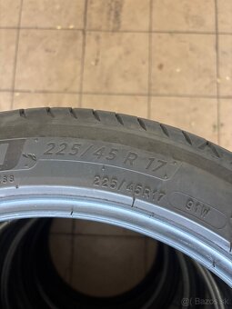 225/45R17 - 2