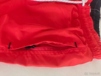 Tommy Hilfiger - 2