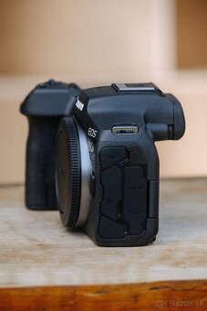 Canon EOS R7 - 2
