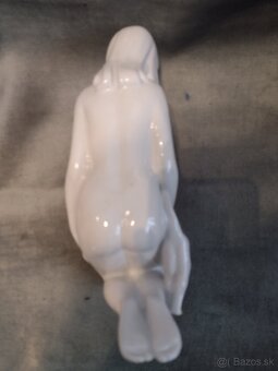 Soška Žena s mačkou - 2