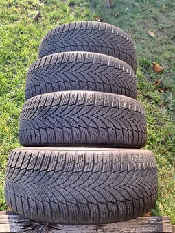 Zimne pneu 215/45 r18 - 2