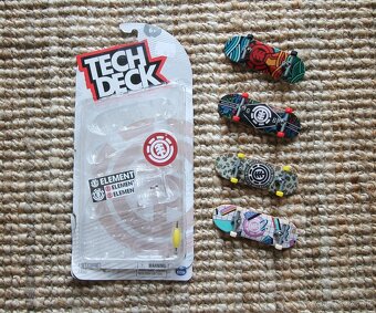 Tech deck fingerboard - sada 4ks + náhradné šróby, šrobovák - 2