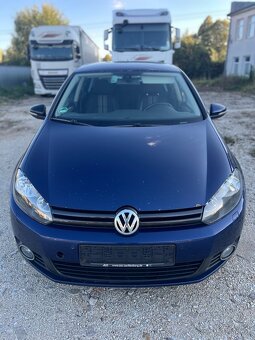 Volkswagen Golf 1.6TDI Bluemotion - 2