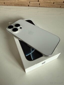 Predam IPhone 16 pro 256gb biely - 2