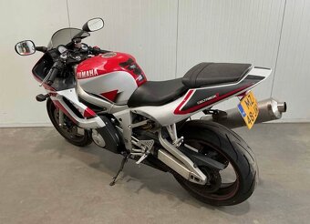 Yamaha YZF-R6 - 2