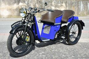 Dámská motorová tříkolka L'Automouche - historická rarita - 2